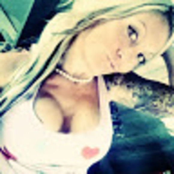 Meet your Posher, Amber - Picture 1 of 1